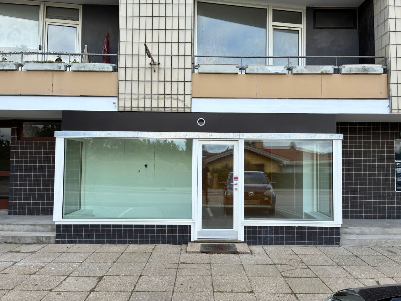 image 01